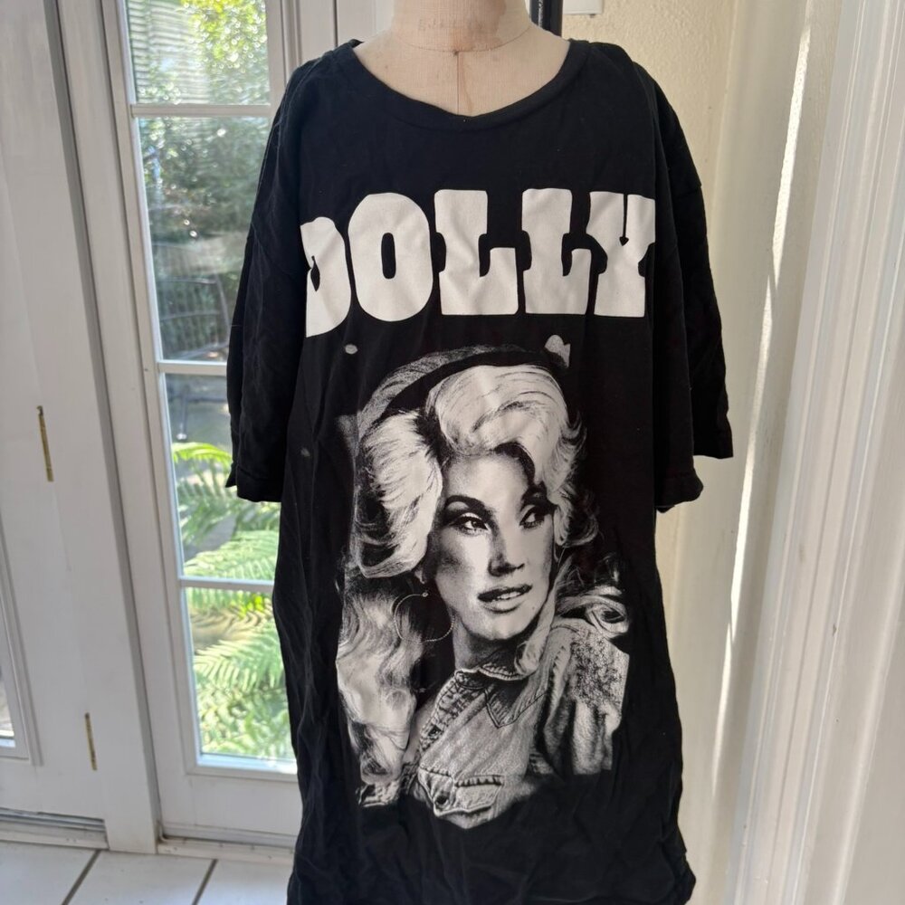 Dolly Parton T Shirt Casual Cute Black and White Graphic Tee